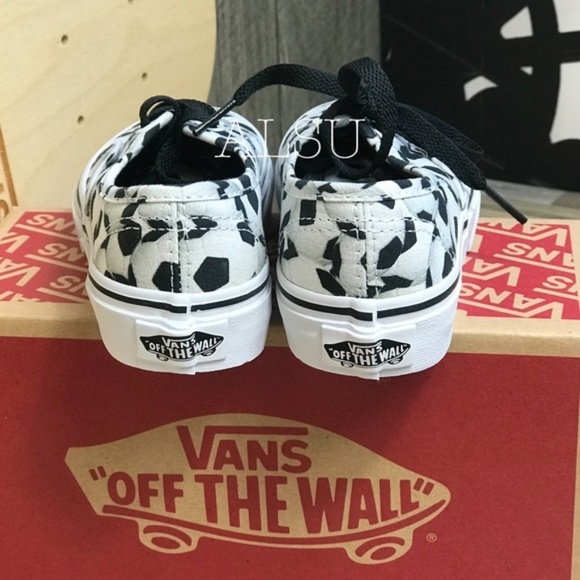NWT VANS Authentic Sport Soccer ⚽️ Kid’s - Picture 2 of 7